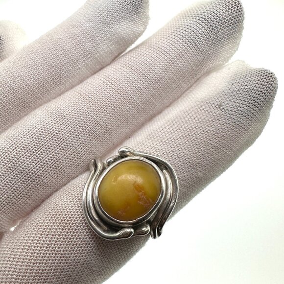 925 Sterling Silver Butterscotch Amber Ring size 6.5- Great Condition - Picture 1 of 9